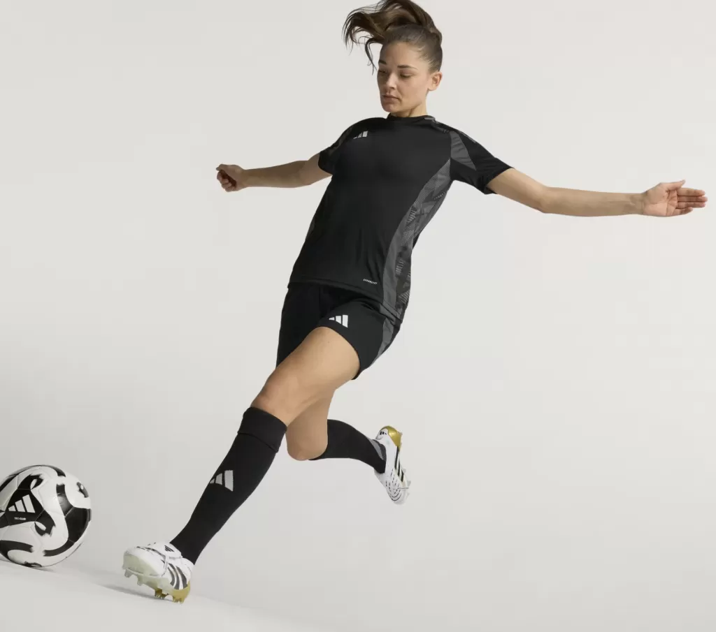 Бутсы профессиональные Adidas Predator Elite FT FG